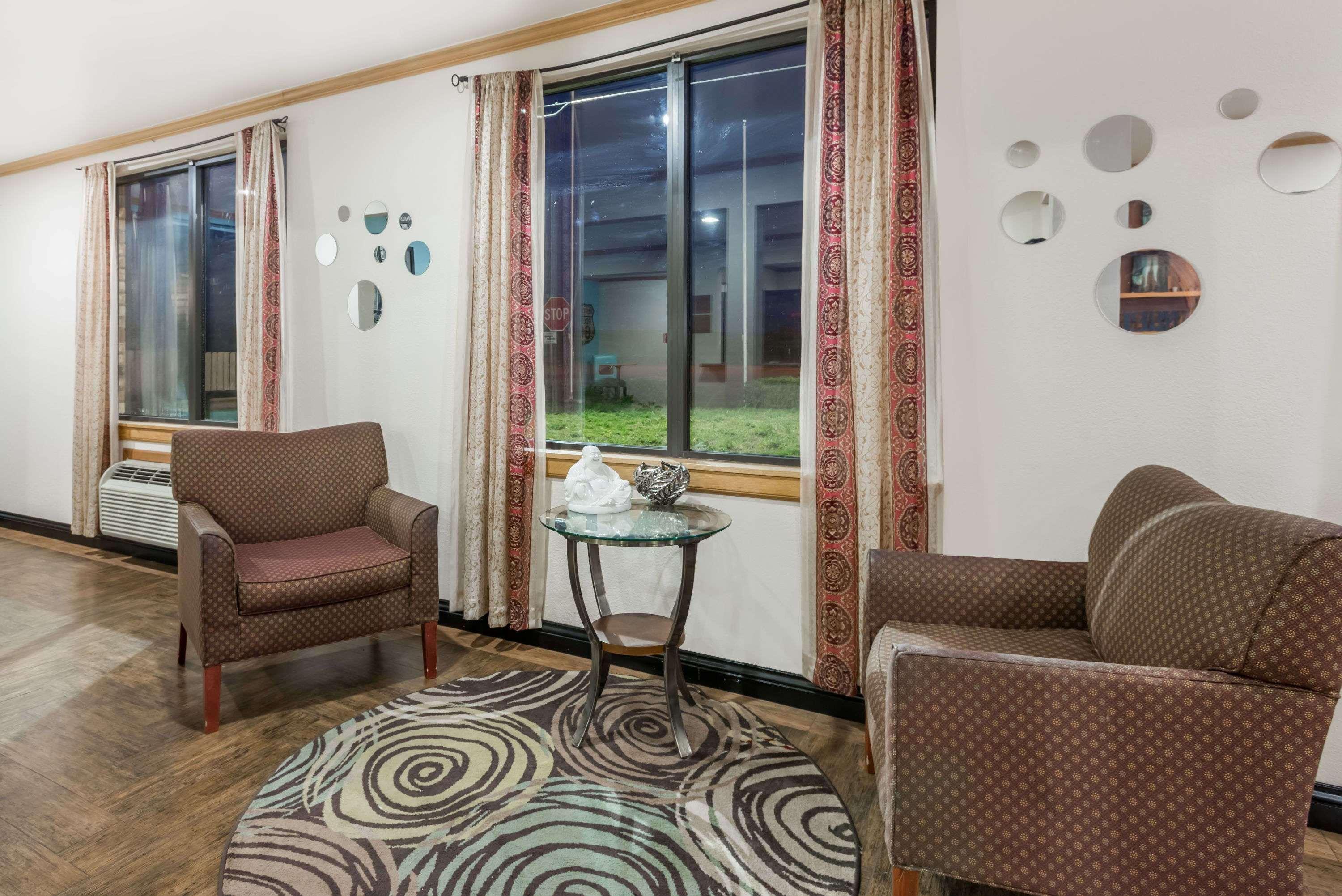 Super 8 by Wyndham Tucumcari Hotel Bagian luar foto